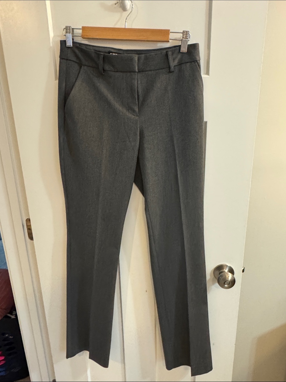 Express Women's Straight-Leg Trousers in Charcoal